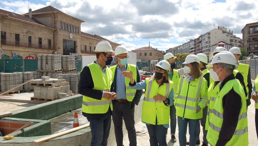 Ethel Vazquez na estación intermodal de Ourense