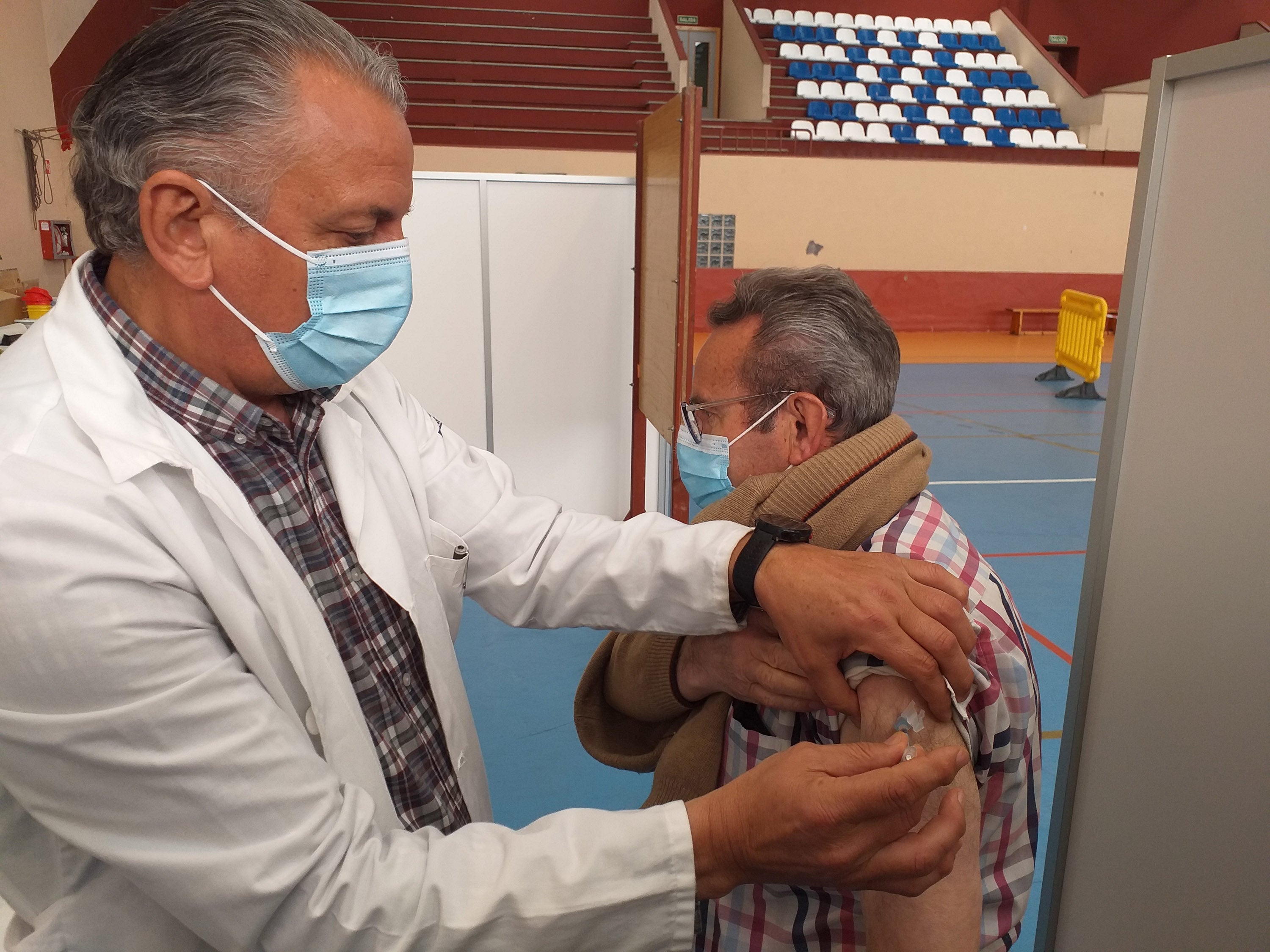 Más de medio millón de personas tienen al menos una dosis de vacuna Más de medio millón de personas tienen al menos una dosis de vacuna