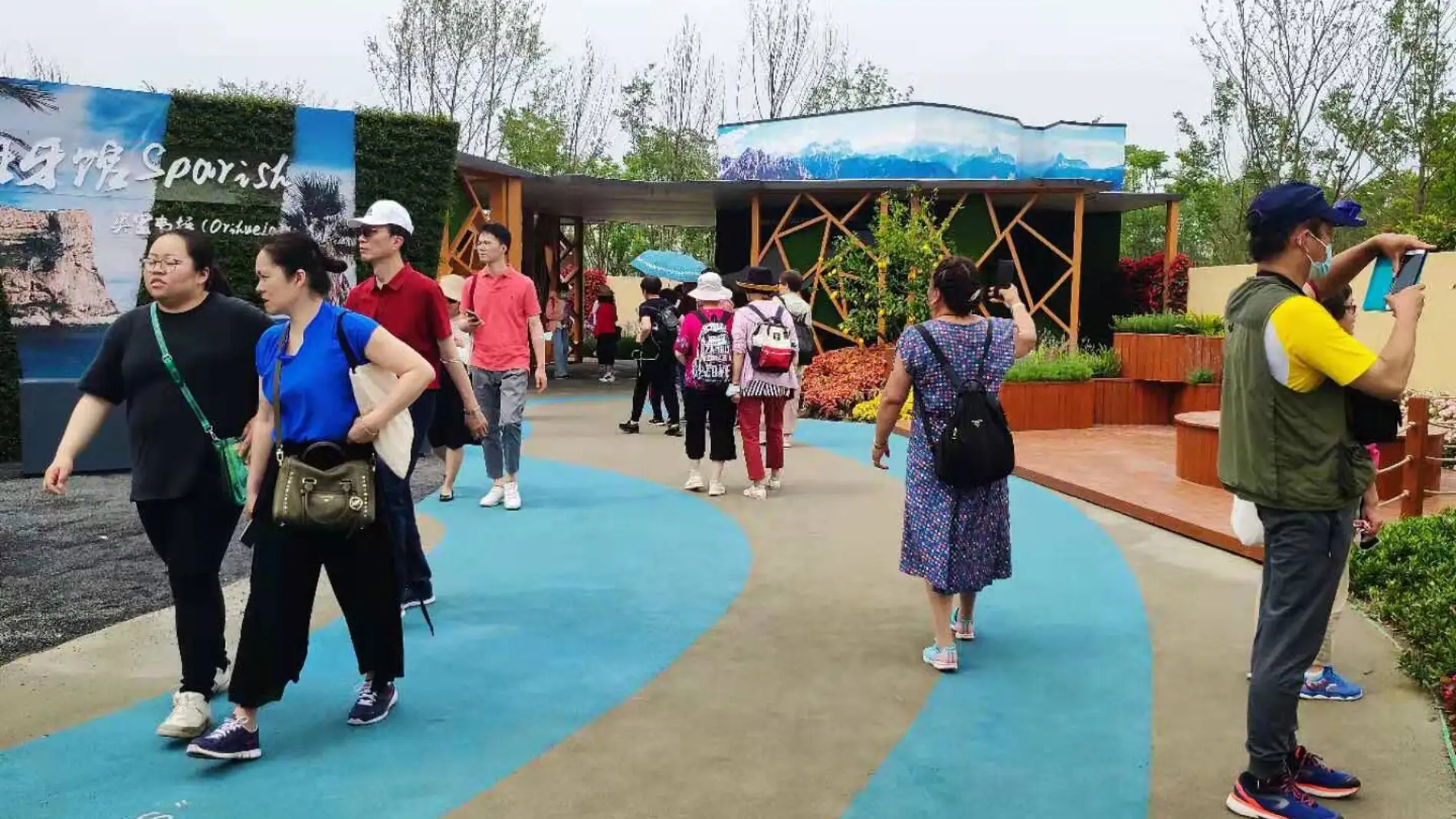 Apenas una semana después de la inauguración de la 10ª Expo Internacional de Flores de Shanghái, el Pabellón de Orihuela ha comenzado a dar sus frutos 