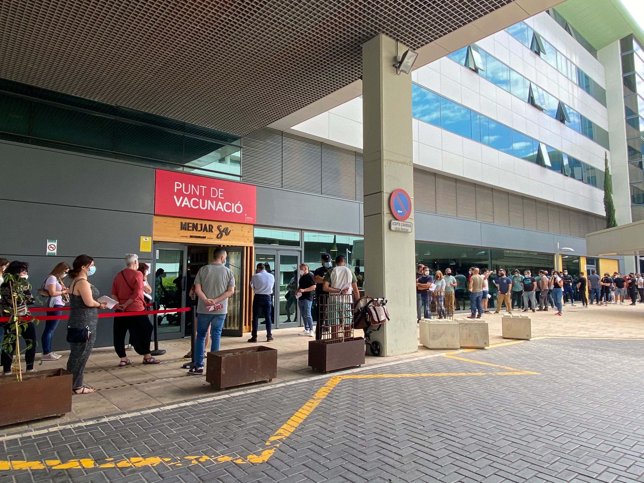 Medio centenar de pacientes están pendientes de ingreso en Son Espases Medio centenar de pacientes están pendientes de ingreso en Son Espases
