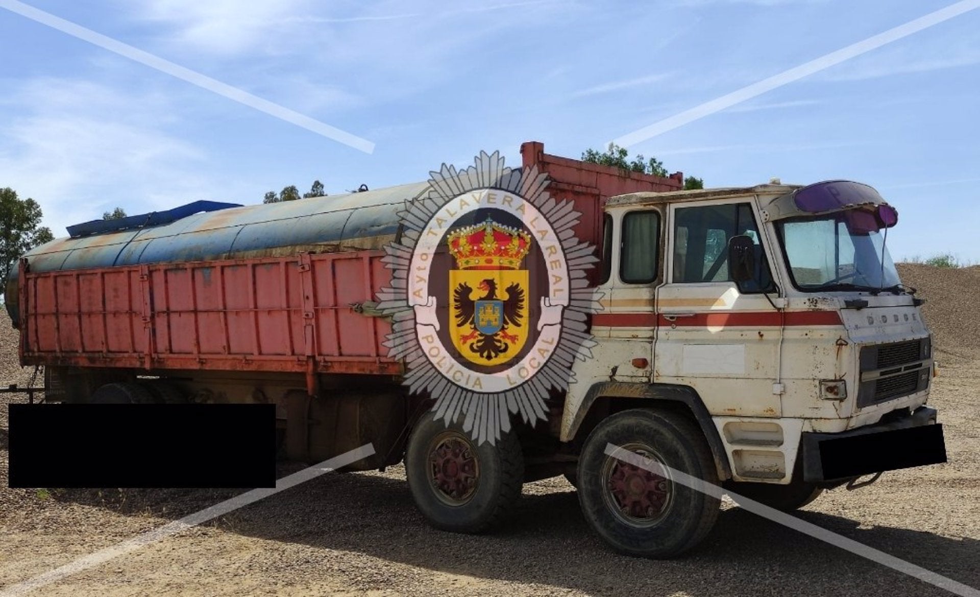 Pasan a disposición judicial dos hombres en Talavera la Real por falsificación de matrículas de un camión Pasan a disposición judicial dos hombres en Talavera la Real por falsificación de matrículas de un camión