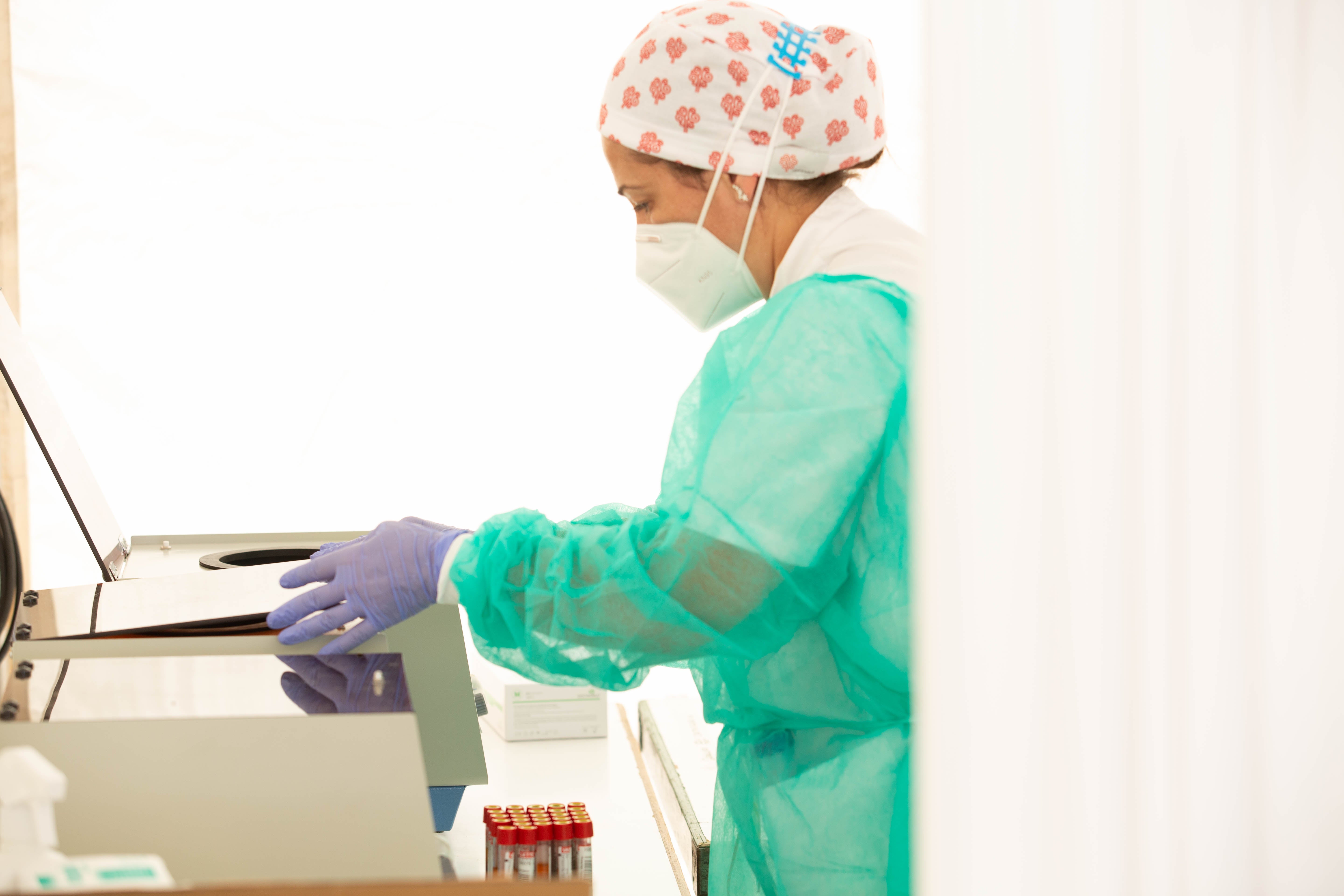 Facilita todo tipo de controles de laboratorio a sus deportistas in situ, con atención personalizada y evitando desplazamientos Facilita todo tipo de controles de laboratorio a sus deportistas in situ, con atención personalizada y evitando desplazamientos