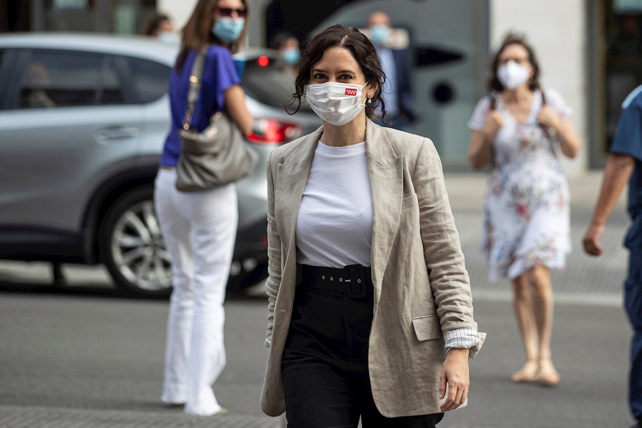 Isabel Díaz Ayuso: "Sánchez se las tendrá que apañar para imponer medidas al ocio nocturno" Isabel Díaz Ayuso: "Sánchez se las tendrá que apañar para imponer medidas al ocio nocturno"