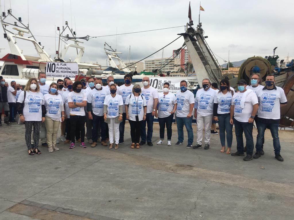La protesta del sector pesquero por los recortes reúne en la Vila a 500 personas La protesta del sector pesquero por los recortes reúne en la Vila a 500 personas