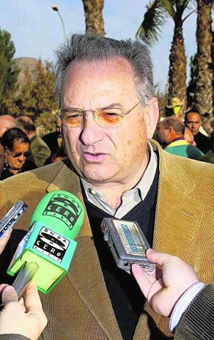 ASAJA-Alicante nombra a Eladio Aniorte como presidente de honor ASAJA-Alicante nombra a Eladio Aniorte como presidente de honor