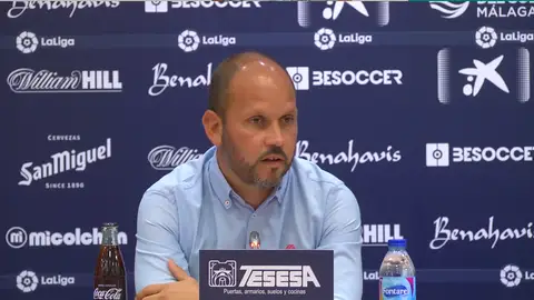 El técnico malaguista, José Alberto López, en su presentación Presentación oficial