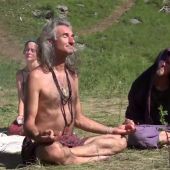 El Gobierno de La Rioja estudia desalojar un campamento nudista hippie de unas 200 personas