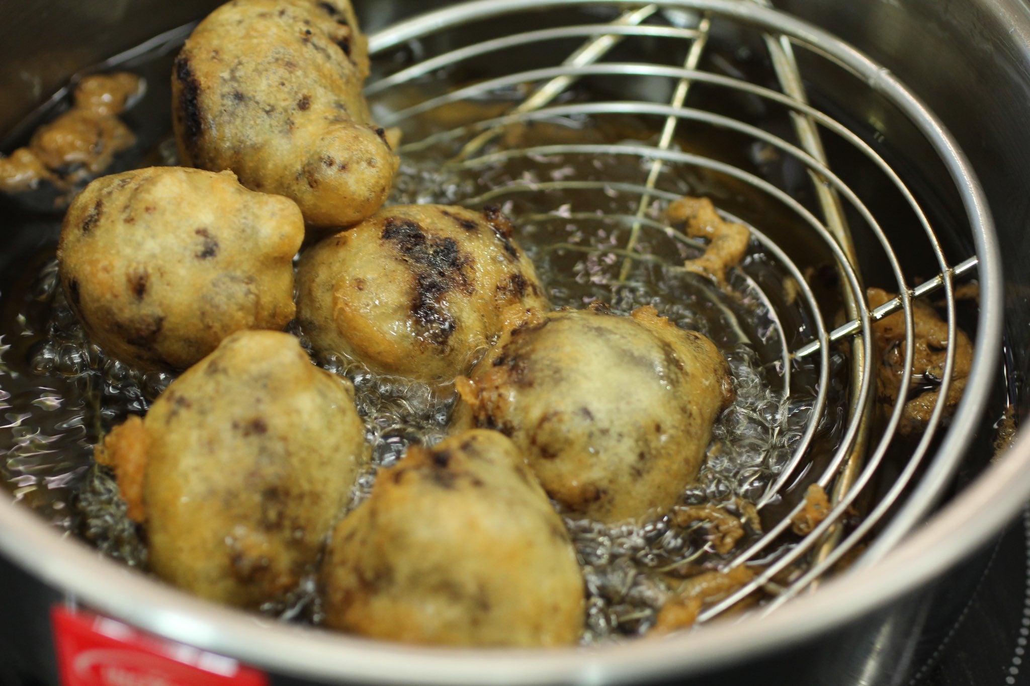 Robin Food da la receta para cocinar unos buñuelos de morcilla Robin Food da la receta para cocinar unos buñuelos de morcilla