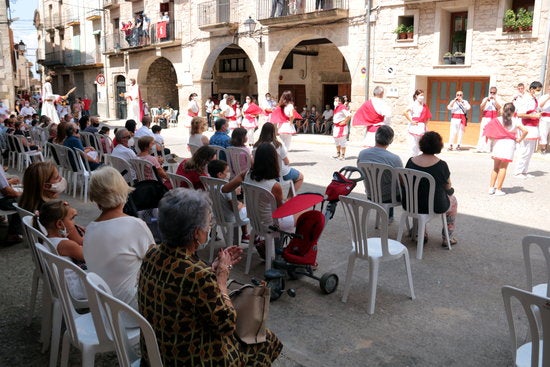 Cataluña da luz verde a las fiestas populares y verbenas: estas son las medidas que se aplican a partir del 7 de junio Cataluña da luz verde a las fiestas populares y verbenas: estas son las medidas que se aplican a partir del 7 de junio