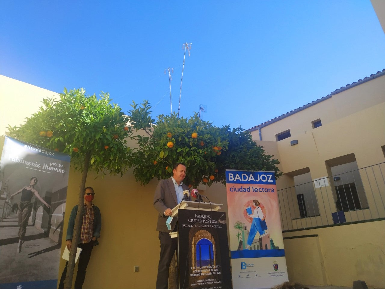 Este fin de semana arrancan nuevas rutas turísticas en la ciudad “Badajoz Ciudad Poética” Este fin de semana arrancan nuevas rutas turísticas en la ciudad “Badajoz Ciudad Poética”