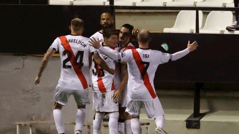 Los jugadores del Rayo Vallecano celebran un gol ante el Leganés