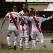 Los jugadores del Rayo Vallecano celebran un gol ante el Leganés