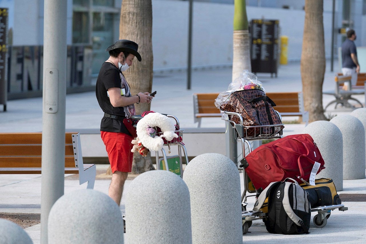 Reino Unido permite a sus ciudadanos viajar sin restricción a Canarias pero no a Baleares Reino Unido permite a sus ciudadanos viajar sin restricción a Canarias pero no a Baleares