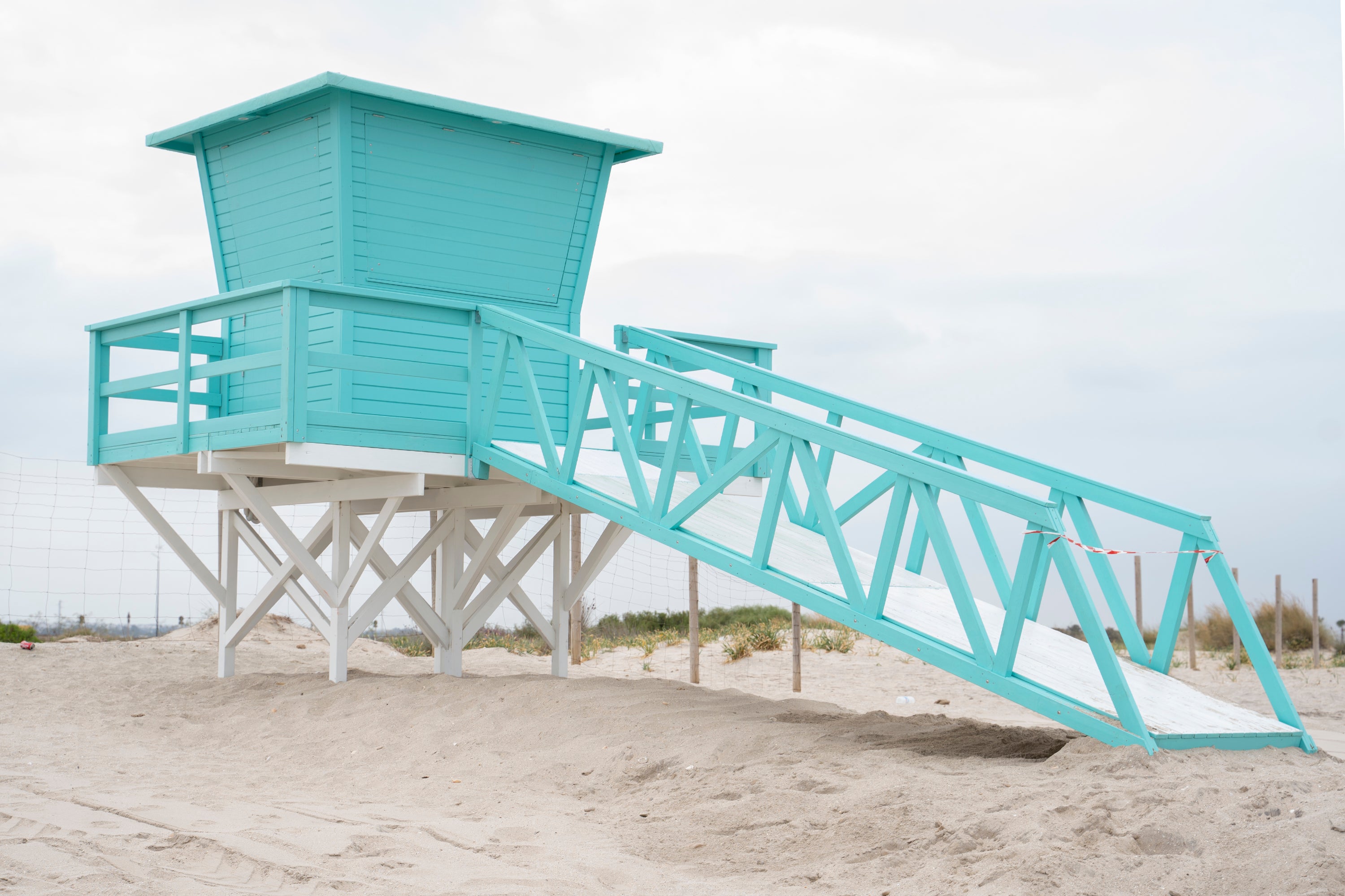 Todos los servicios de la playa de Camposoto estarán a pleno rendimiento desde el 15 de junio Todos los servicios de la playa de Camposoto estarán a pleno rendimiento desde el 15 de junio