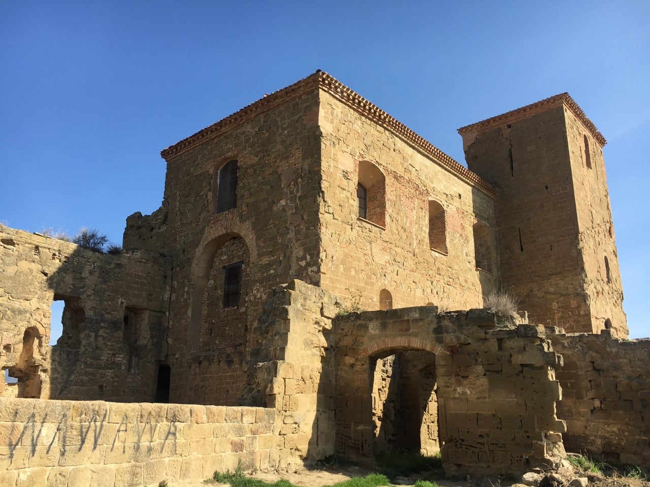 En marcha un proyecto para el aprovechamiento turístico y patrimonial del castillo En marcha un proyecto para el aprovechamiento turístico y patrimonial del castillo