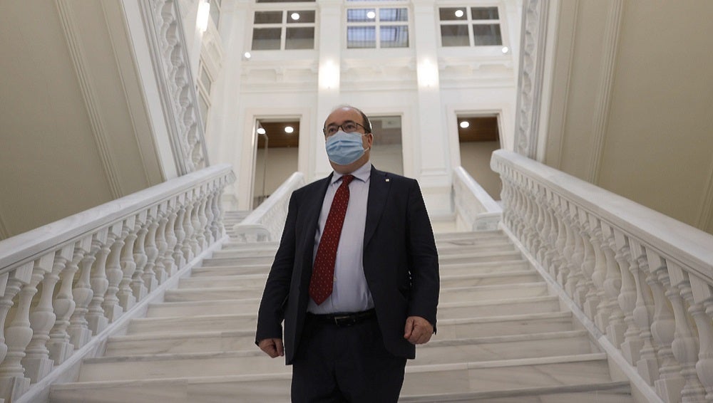 Carlos Alsina entrevista este lunes a Miquel Iceta en 'Más de uno' Carlos Alsina entrevista este lunes a Miquel Iceta en 'Más de uno'