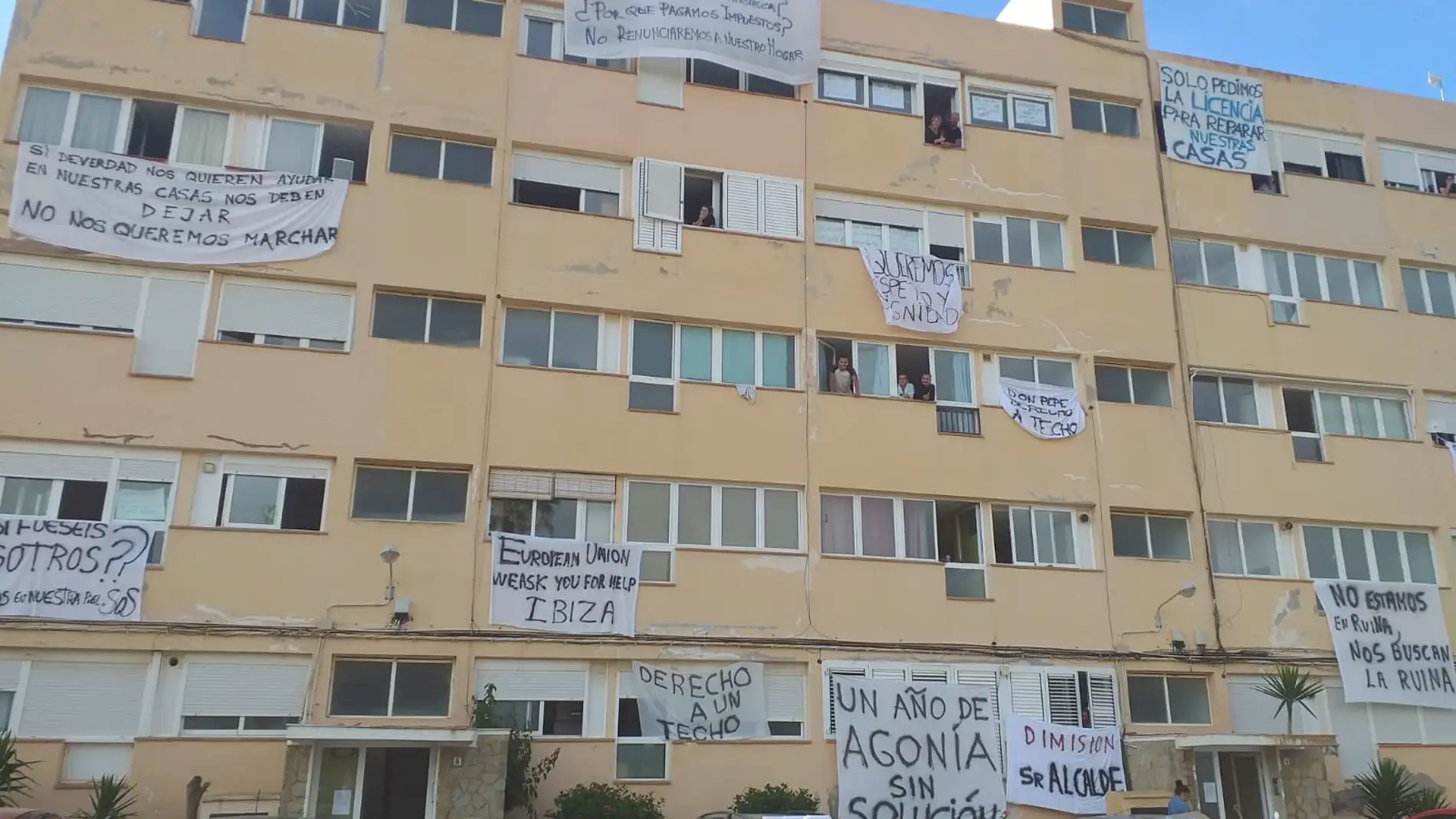 Los vecinos del Don Pepe valoran demandar al Ayuntamiento de Sant Josep por responsabilidad patrimonial