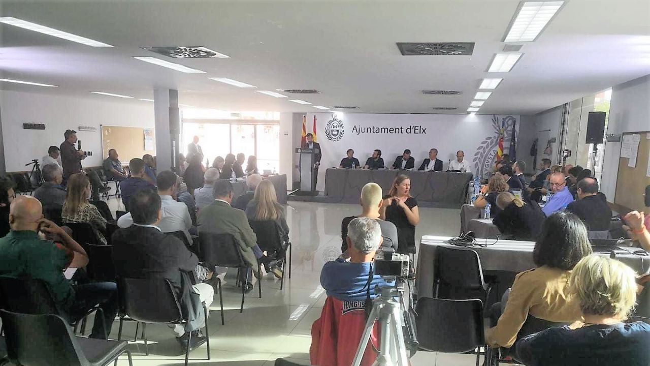 CCOO, UGT y la CEV se suman en Elche al debate sobre el estado del municipio CCOO, UGT y la CEV se suman en Elche al debate sobre el estado del municipio
