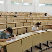 Alumnos haciendo las pruebas de la EvAU en el campus de Ciudad Real Alumnos haciendo las pruebas de la EvAU en el campus de Ciudad Real