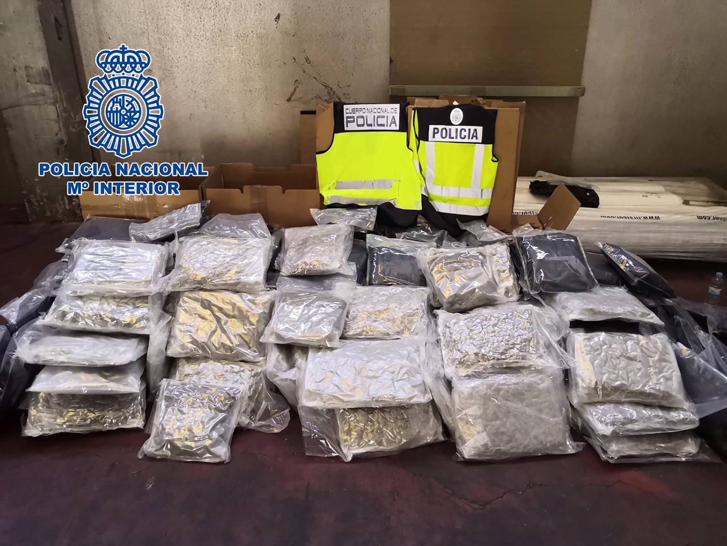 La Policía Nacional interviene 132 kilogramos de marihuana y evita su distribución en Alemania La Policía Nacional interviene 132 kilogramos de marihuana y evita su distribución en Alemania