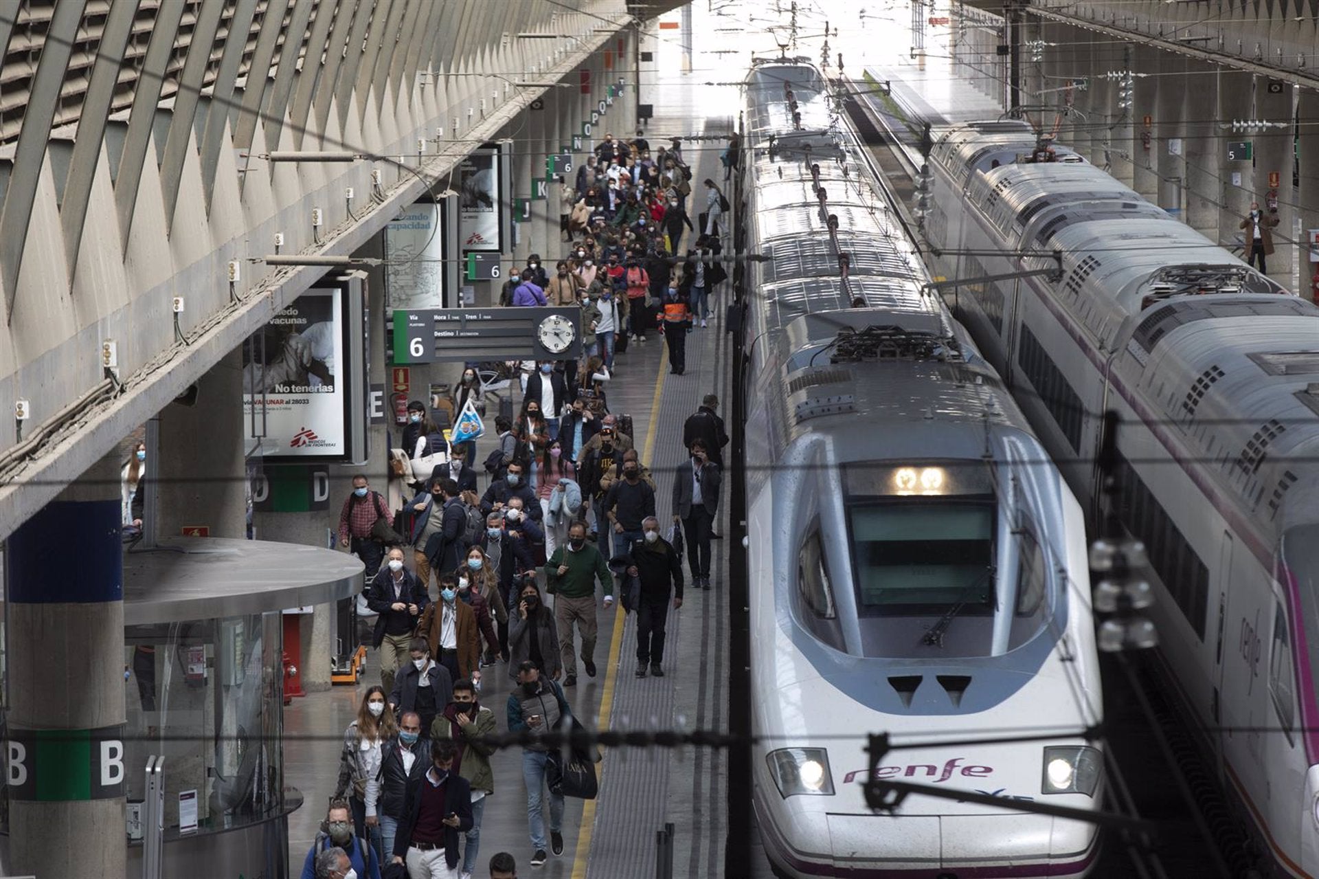 Sevilla recupera cuatro trenes AVE con Madrid y dos con Barcelona Sevilla recupera cuatro trenes AVE con Madrid y dos con Barcelona