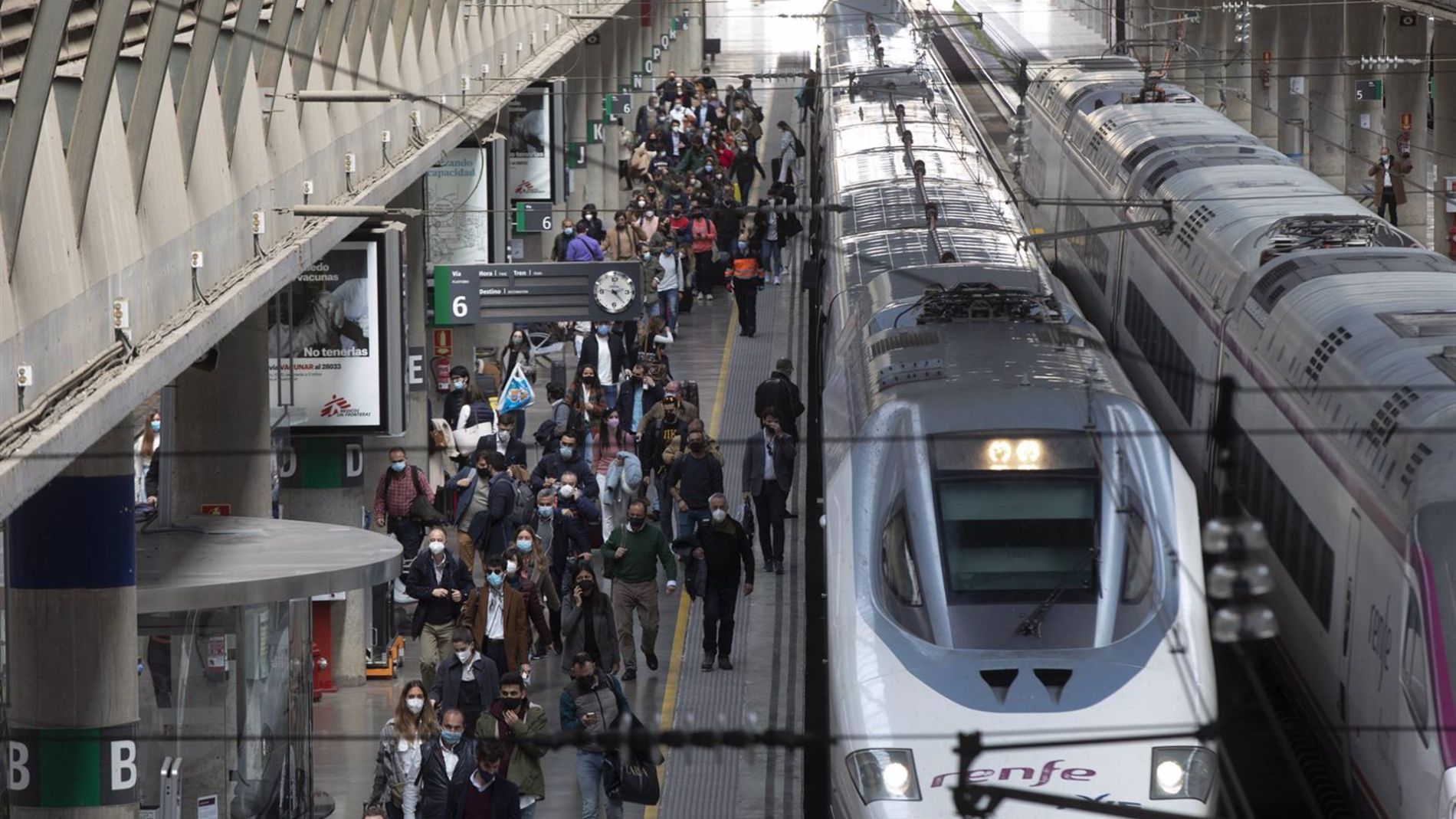 Sevilla Recupera Cuatro Trenes Ave Con Madrid Y Dos Con Barcelona Onda Cero Radio