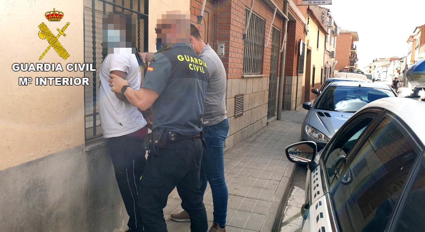 La Guardia Civil detiene a los cuatro autores de un robo con violencia cometido en Menasalbas La Guardia Civil detiene a los cuatro autores de un robo con violencia cometido en Menasalbas