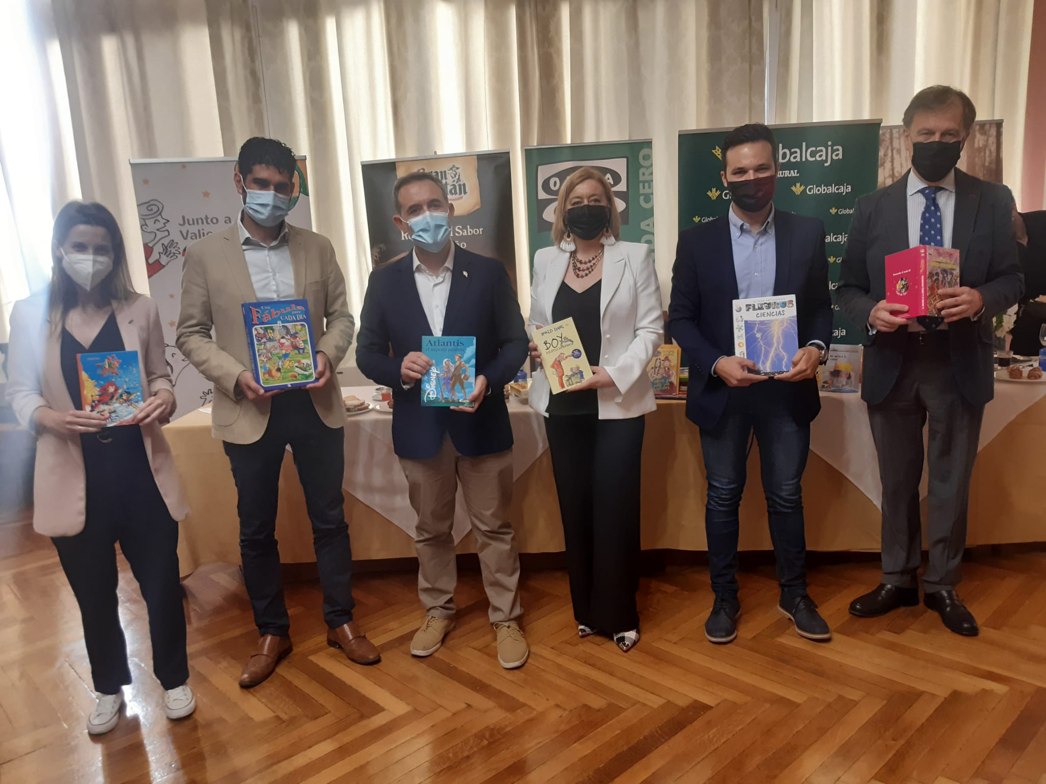 Sonrisas de Cuento bate récord de libros con más de 2.300 ejemplares que ya han sido entregados a Afanion Sonrisas de Cuento bate récord de libros con más de 2.300 ejemplares que ya han sido entregados a Afanion