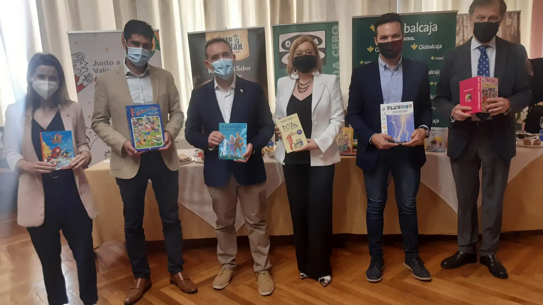 Sonrisas de Cuento bate récord de libros con más de 2.300 ejemplares que ya han sido entregados a Afanion 