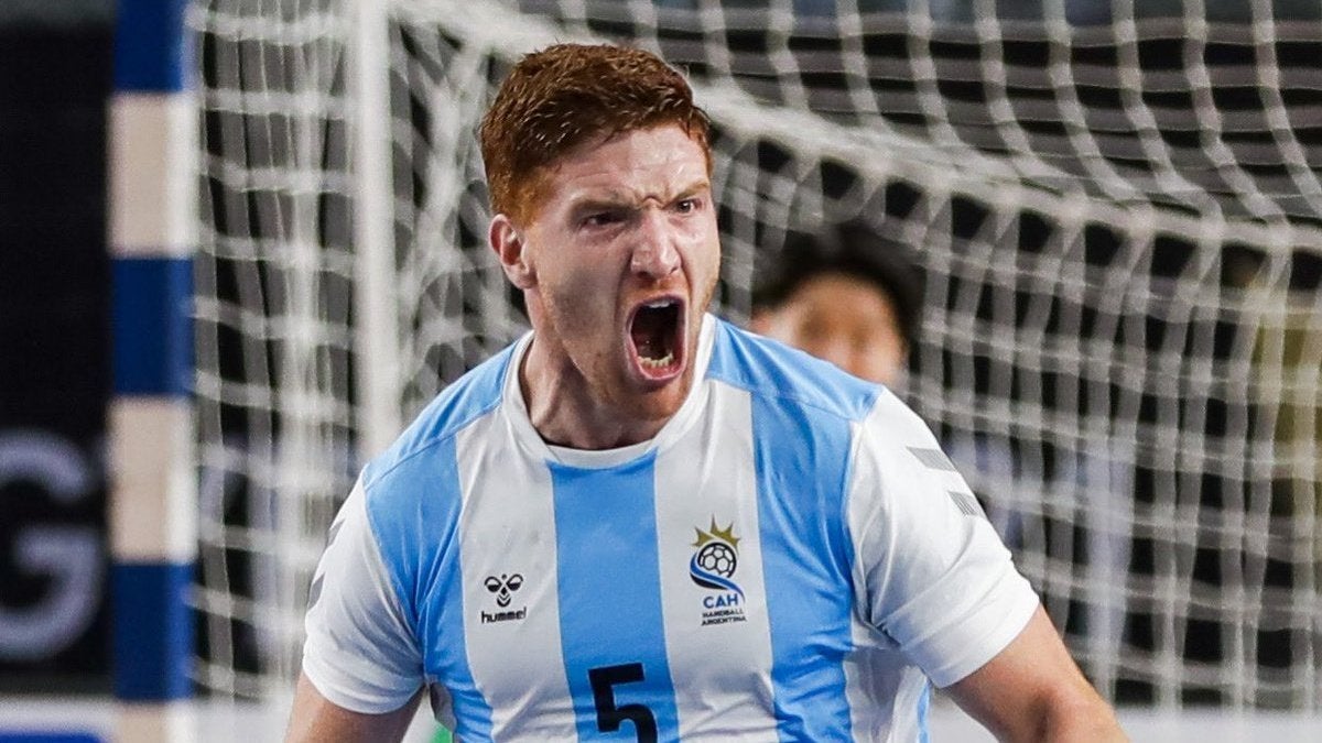 Un extremo internacional y un gran portero, nuevos fichajes del Balonmano Benidorm Un extremo internacional y un gran portero, nuevos fichajes del Balonmano Benidorm