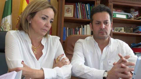 La alcaldesa de Els Poblets, Carolina Vives, y el alcalde de El Vergel, Ximo Coll