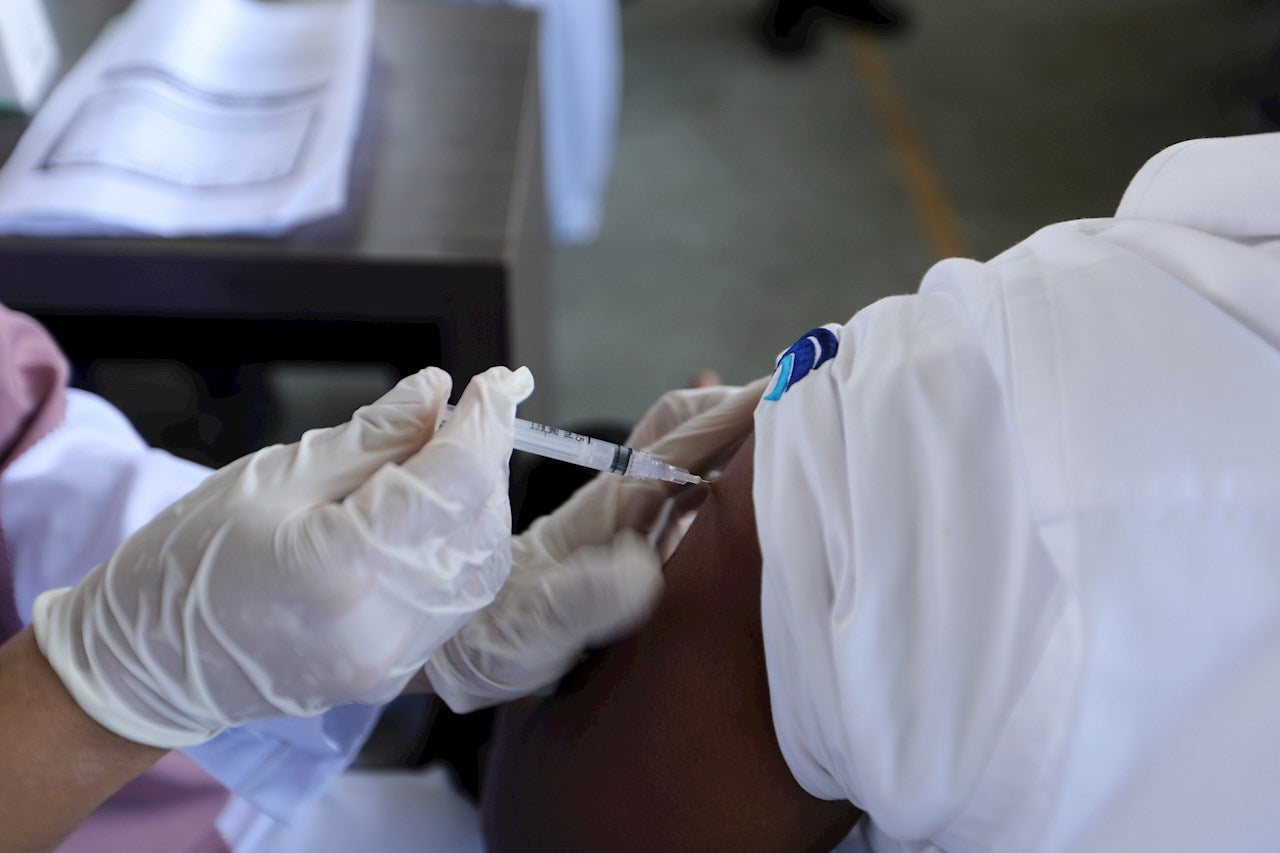 Fernando Alonso, Pau Gasol y Sergio Ramos piden al G7 la donación de vacunas para los países menos desarorrollados Fernando Alonso, Pau Gasol y Sergio Ramos piden al G7 la donación de vacunas para los países menos desarorrollados