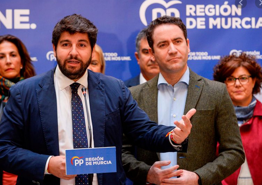 El PP se querella por una información que atribuye a López Miras una presunta mediación para operar a un familiar de Teodoro García Egea El PP se querella por una información que atribuye a López Miras una presunta mediación para operar a un familiar de Teodoro García Egea