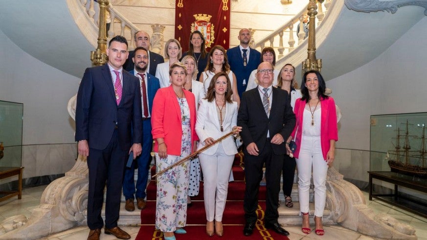 Castejón deja este jueves su cargo como Alcaldesa y cederá el bastón de mando a la popular Arroyo el sábado en Pleno Castejón deja este jueves su cargo como Alcaldesa y cederá el bastón de mando a la popular Arroyo el sábado en Pleno