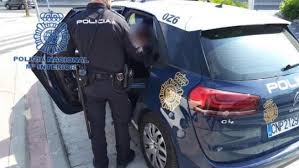 La Policía Nacional detiene a un hombre como presunto autor de la violación de una joven de 16 años en Estepona La Policía Nacional detiene a un hombre como presunto autor de la violación de una joven de 16 años en Estepona