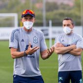Luis Enrique dirige un entrenamiento de la selección española