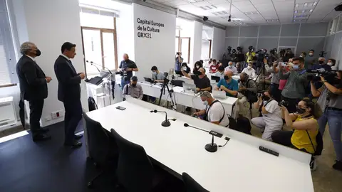 Salvador no dimite pacto roto