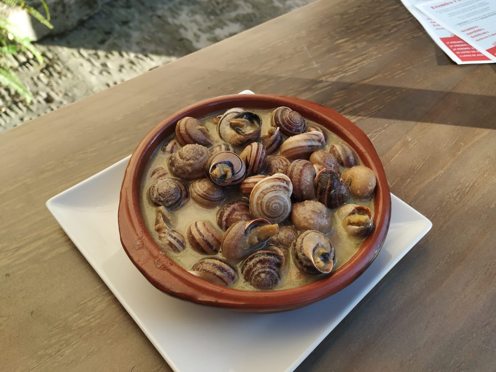 De los mas modernos con queso a los de toda la vida: Bornos es la catedral del caracol en junio De los mas modernos con queso a los de toda la vida: Bornos es la catedral del caracol en junio