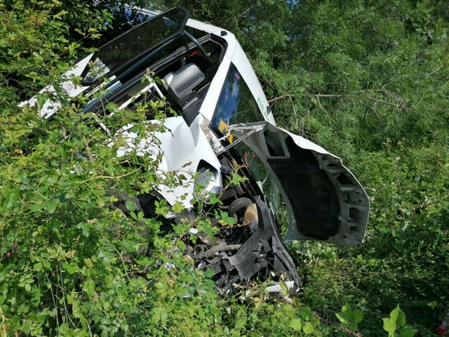Heridos leves un niño y la conductora de un bus escolar en Boltaña Heridos leves un niño y la conductora de un bus escolar en Boltaña