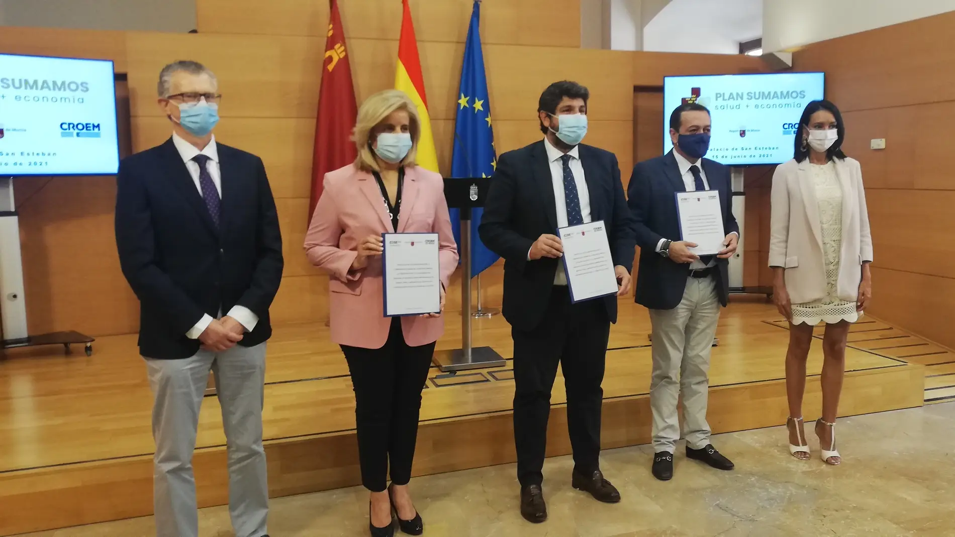 Murcia pide que en julio no sea obligatoria la mascarilla en exteriores en toda España