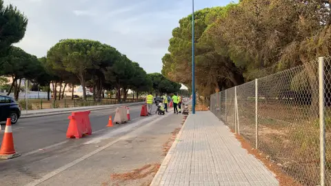 Comienzan las obras de un nuevo acerado en Molino Viejo Comienzan las obras de un nuevo acerado en Molino Viejo