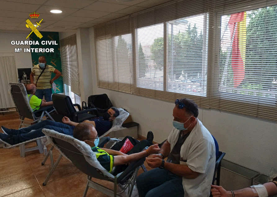 La Guardia Civil colabora altruistamente en la campaña de donación de sangre en Murcia La Guardia Civil colabora altruistamente en la campaña de donación de sangre en Murcia