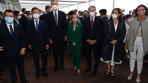 Pere Aragonès y Felipe VI conversan durante el encuentro de empresarios del Cercle d'Economía Pere Aragonès y Felipe VI conversan durante el encuentro de empresarios del Cercle d'Economía