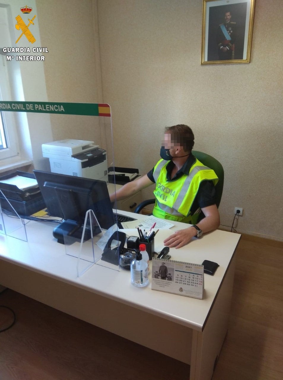 La Guardia Civil investiga a cuatro personas por varios delitos de caza sobre la venta ilegal de precintos y autorizaciones de caza falsas La Guardia Civil investiga a cuatro personas por varios delitos de caza sobre la venta ilegal de precintos y autorizaciones de caza falsas