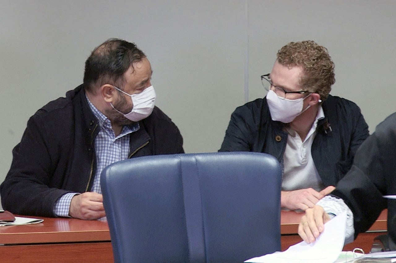 Crimen Godella: 50 años de prisión para el padre e internamiento médico para la madre Crimen Godella: 50 años de prisión para el padre e internamiento médico para la madre