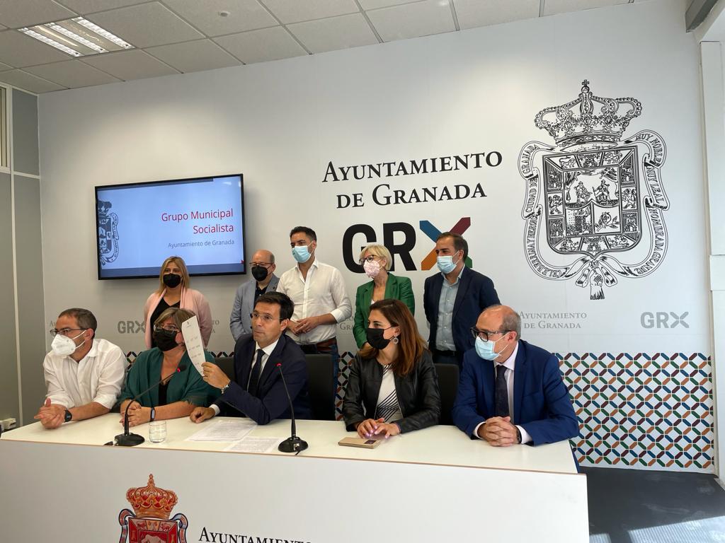 El PSOE da 72 horas a Salvador para que dimita o propiciará una moción de censura El PSOE da 72 horas a Salvador para que dimita o propiciará una moción de censura