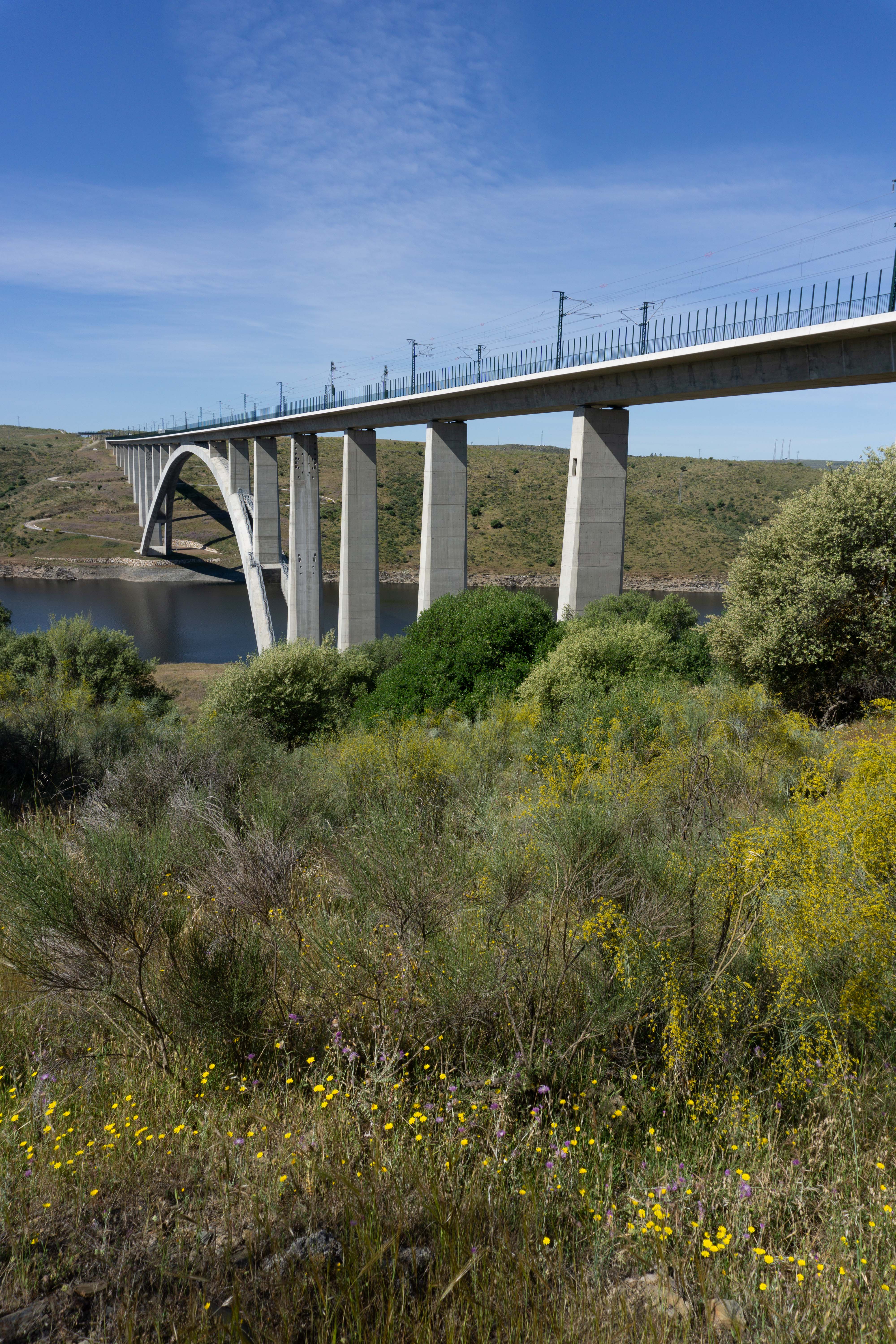 Adif realiza controles de carga e inspección de 127 estructuras del tramo ferroviario Plasencia-Badajoz Adif realiza controles de carga e inspección de 127 estructuras del tramo ferroviario Plasencia-Badajoz