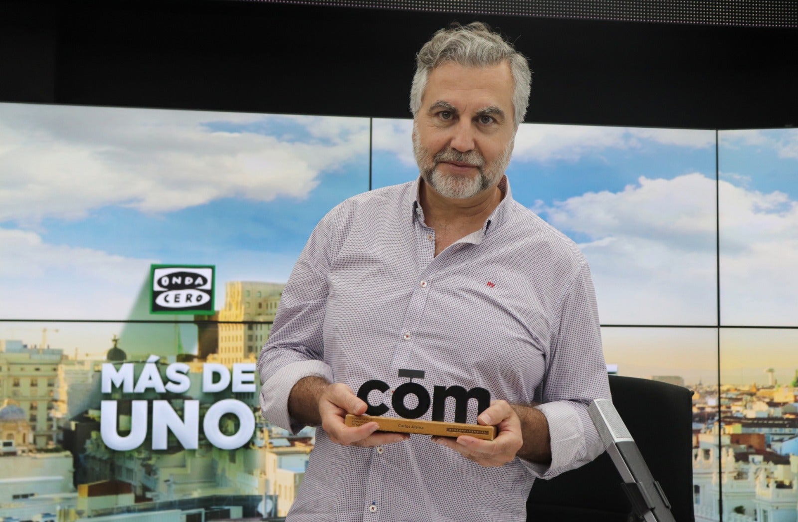 Carlos Alsina, premio Talento, concedido por el periódico Dircomfidencial Carlos Alsina, premio Talento, concedido por el periódico Dircomfidencial