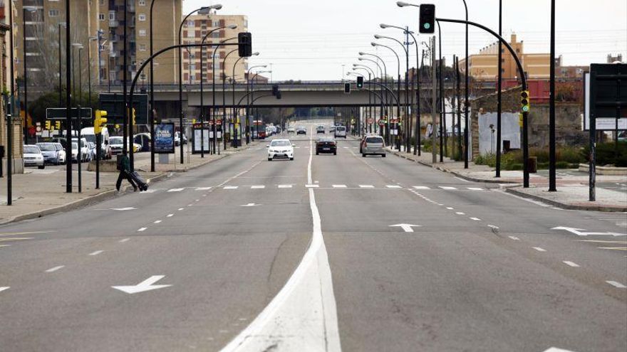 Los vecinos de Avda. Cataluña reclaman a Azcón que mueva ficha Los vecinos de Avda. Cataluña reclaman a Azcón que mueva ficha