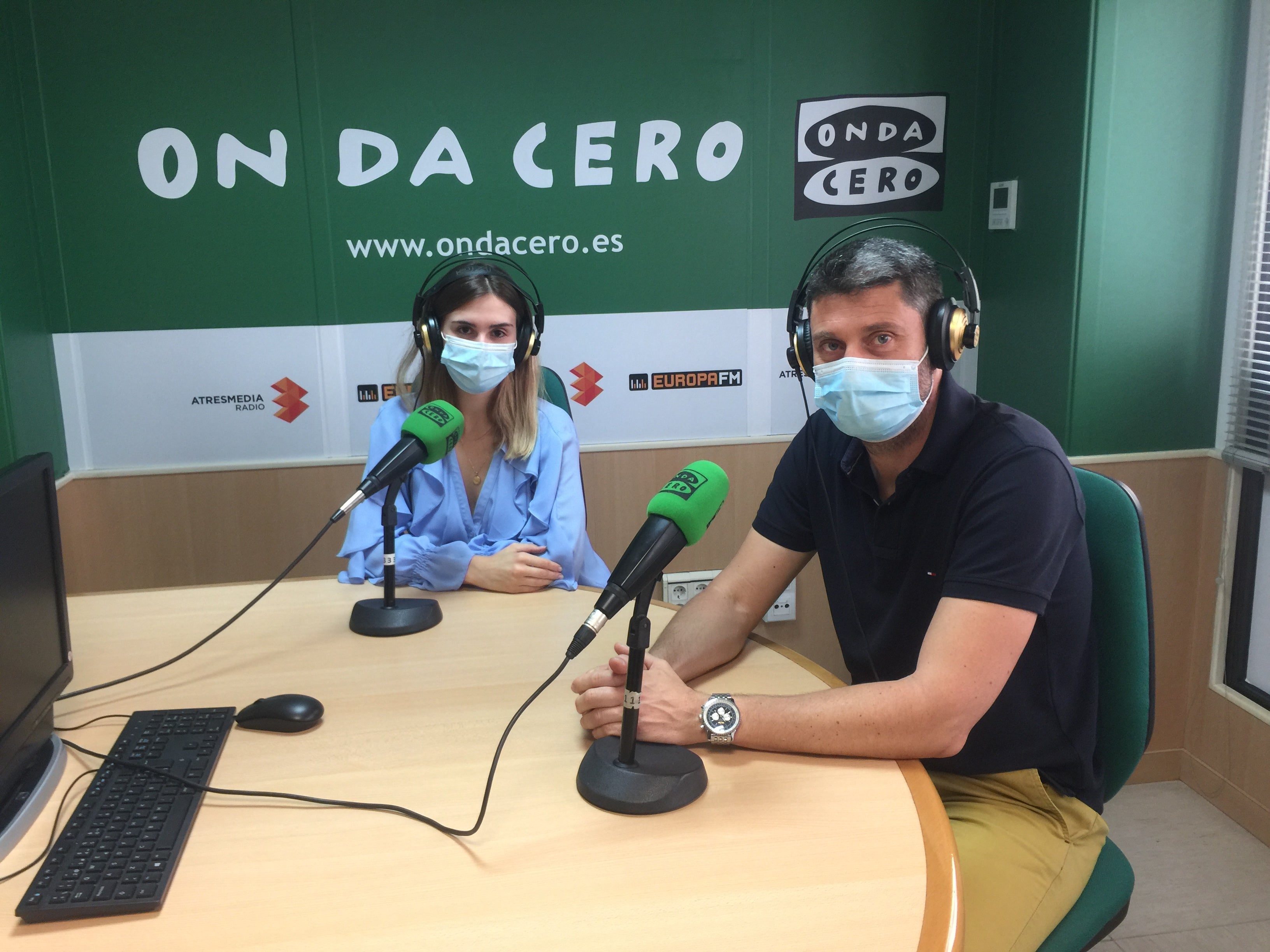 "Usar gafas de sol sin certificado puede causar graves daños en los ojos" "Usar gafas de sol sin certificado puede causar graves daños en los ojos"